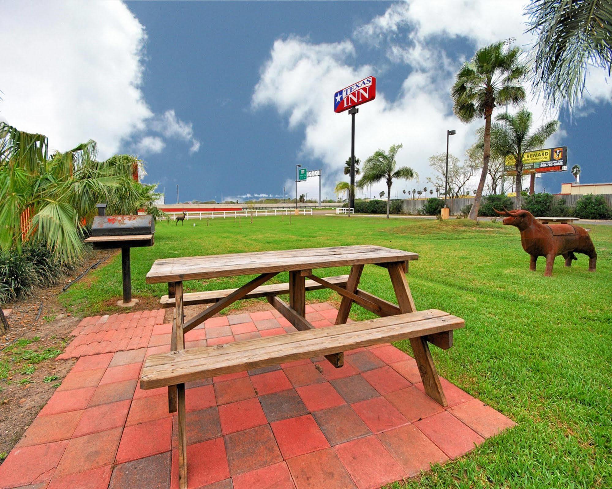 Texas Inn Harlingen Εξωτερικό φωτογραφία